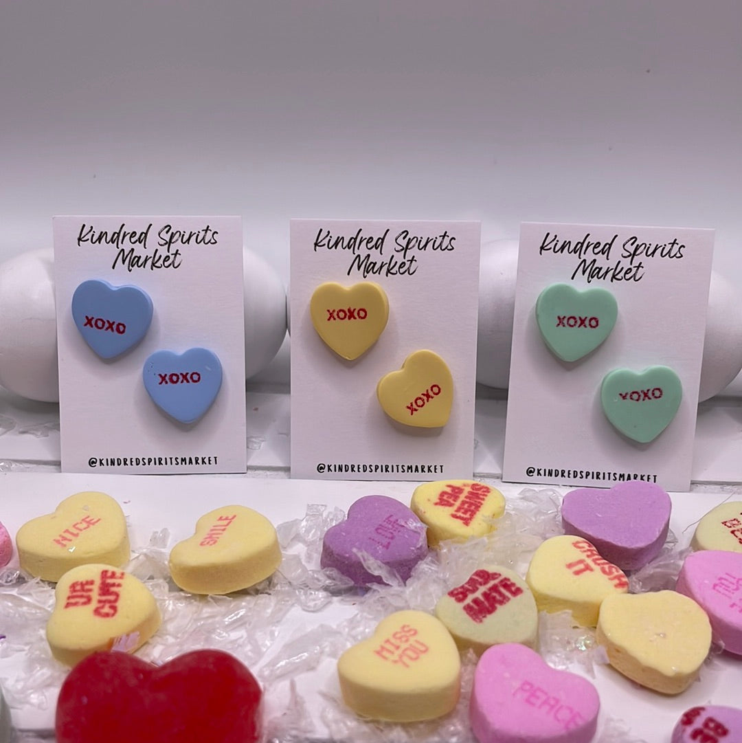 # 1114 XOXO Conversation Heart studs