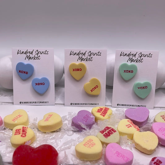 # 1114 XOXO Conversation Heart studs