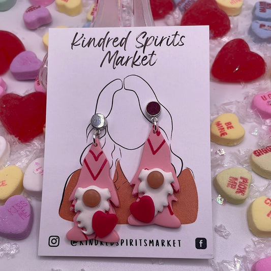 # 1105 Valentine Gnome Dangle