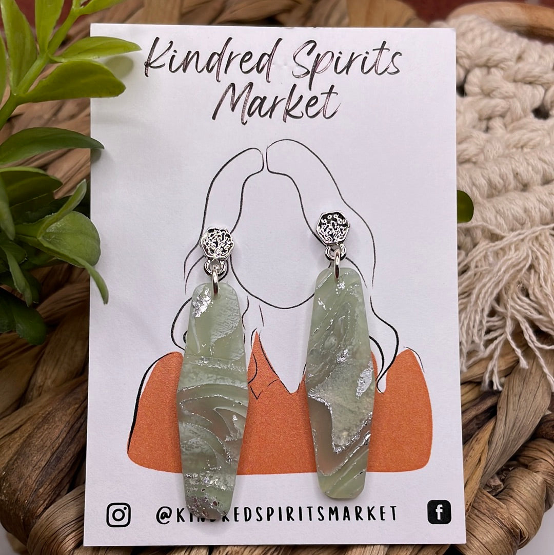 # 904 Large Dangle